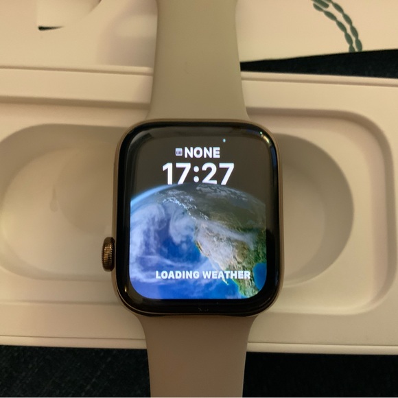 Apple Watch Series 4 in stainless steel CHRISTMAS SALE FREE SHIPPING - Picture 2 of 12